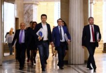 ПП-ДБ внесоха 9 999 подписа за регистрация в Централната избирателна комисия