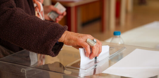 ЦИК трябва да обяви днес местата за гласуване в чужбина за изборите „две в едно“