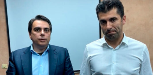 Асен Василев: Внесохме искане за оставката на председателя на Народното събрание
