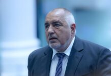 Борисов: Който пачки вади, от пачки умира