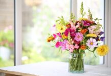 Какво „казват“ цветята в традициите ни