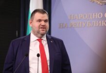 Пеевски: Пуделите Кирил и Лена ще скимтят и драскат по вратата на Борисов в Банкя
