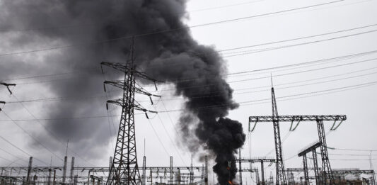 Най-малко четирима души загинаха при руско безпилотно нападение срещу украинския град Харков