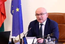 Димитър Главчев предлага Даниел Митов да бъде назначен за външен министър