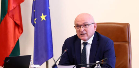 Димитър Главчев предлага Даниел Митов да бъде назначен за външен министър