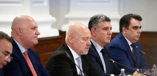 Мнозина от сегашните министри обявиха, че няма да участват в служебния кабинет