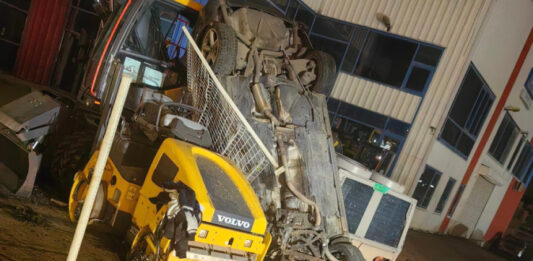 Тежко ПТП на Околовръстното – кола се заби в багер. Шофьор е ранен