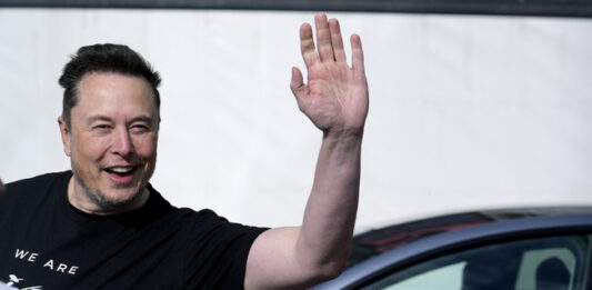 Илон Мъск и Хавиер Милей посетиха централата на „Тесла“ в Тексас