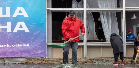 Одеса беше атакувана с ракети през нощта, чуха се силни експлозии