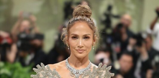 Прекали ли Дженифър Лопес: Феновете я упрекват, че е твърде слаба (СНИМКИ)