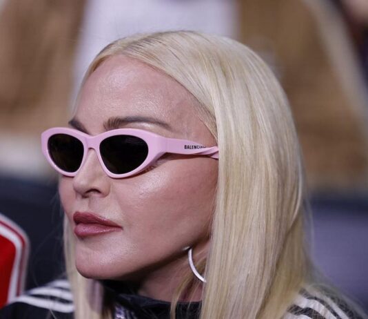 След едногодишна връзка: Мадона и 30-годишното ѝ гадже се разделиха