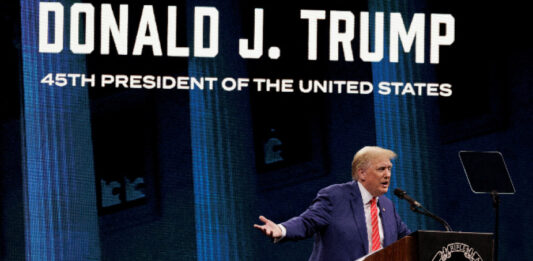 Тръмп обеща да отмени ограничения за носене на оръжие