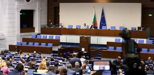 Депутатите се събират на извънредно заседание