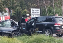 Тежко остава състоянието на ранената жена при катастрофата с кола на НСО на Кирил Петков