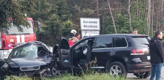Тежко остава състоянието на ранената жена при катастрофата с кола на НСО на Кирил Петков
