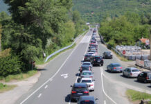 От АПИ ограничават камионите над 12 тона на места заради очаквания днес интензивен трафик