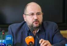 ГЕРБ-СДС поиска оставките на кмета на София и заместника му по транспорта