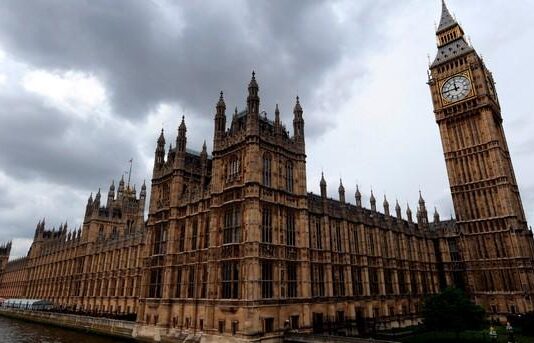 YouGov: Британските лейбъристи са напът да спечелят историческа победа на изборите