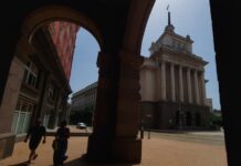 Депутатите ще изслушат служебните министри Виолета Коритарова и Калин Стоянов