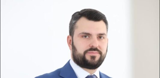 Г. Георгиев: Пернишкият мандат на ПП-ДБ е косъм, тънък колкото обясненията за пуделите, пачките