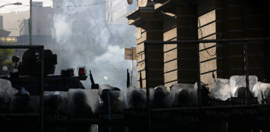 Осуетиха опит за военен преврат в Боливия