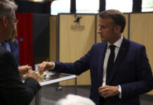 Макрон обявява разпускане на Националното събрание след победата на крайната десница на евроизборите