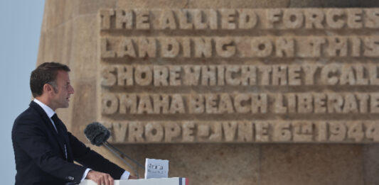 Макрон: Мирът не означава капитулация на Украйна