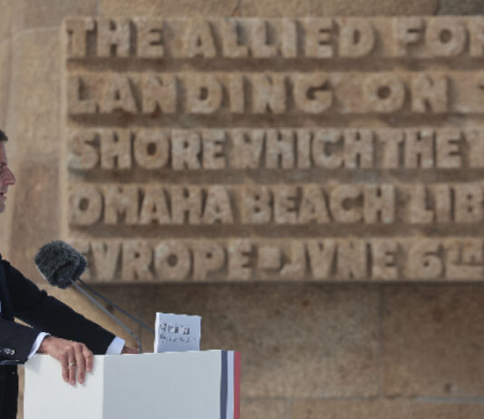 Макрон: Мирът не означава капитулация на Украйна