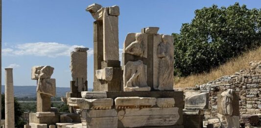 Храмът на Артемида в Ефес – едно от седемте чудеса на света