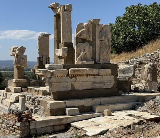 Храмът на Артемида в Ефес – едно от седемте чудеса на света