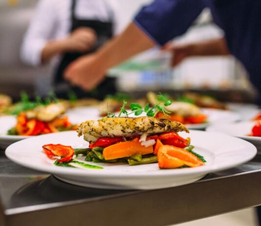 Тортелини с морска лястовица, скорпид и зубан – какво е менюто на лидерите от Г-7 в Пулия