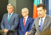 Петков: Борисов да не прехвърля отговорността на другите партии