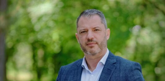 Делян Добрев разказа как Денков позорно е избягал от дебат с него