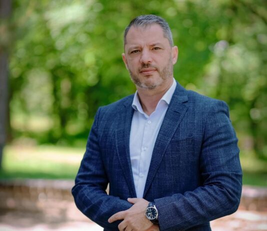 Делян Добрев разказа как Денков позорно е избягал от дебат с него