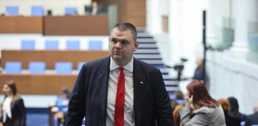 Пеевски призова: Да не подаряваме България Путин
