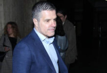 Брендо иска да излежи всичките си присъди у нас