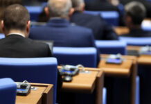 Депутатите изслушват двама министри – на финансите и на енергетиката