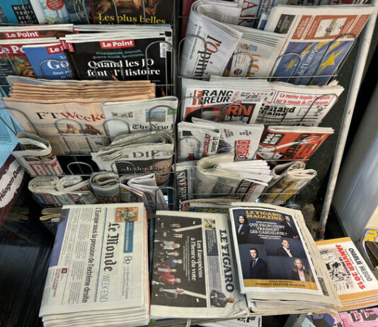 Десницата във Франция е на ръба на имплозия