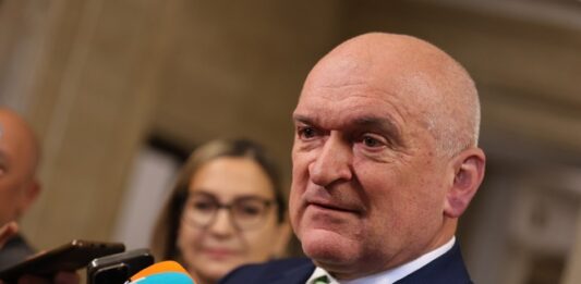 Премиерът Главчев: За пострадалите от пожарите в село Воден ще бъде осигурена помощ