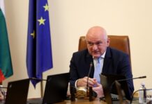 Премиерът Главчев: Пожарната обстановка продължава да е сложна