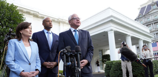 Губернатори от Демократическата партия изразиха подкрепа за Джо Байдън след среща с него