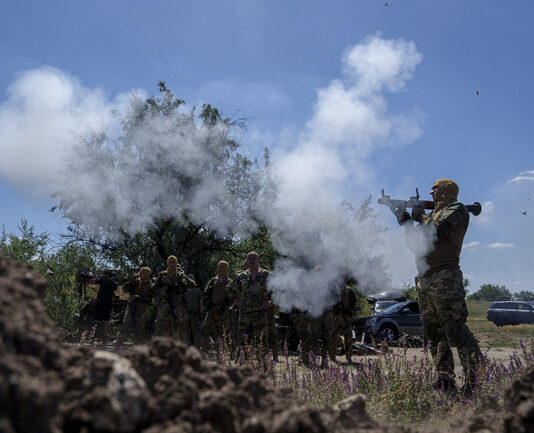 Руските сили се опитват да пробият украинската отбрана край град Покровск