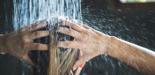 За какво е полезен студеният душ