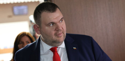 Депутатите от ПГ на ДПС на среща в НС за втория мандат