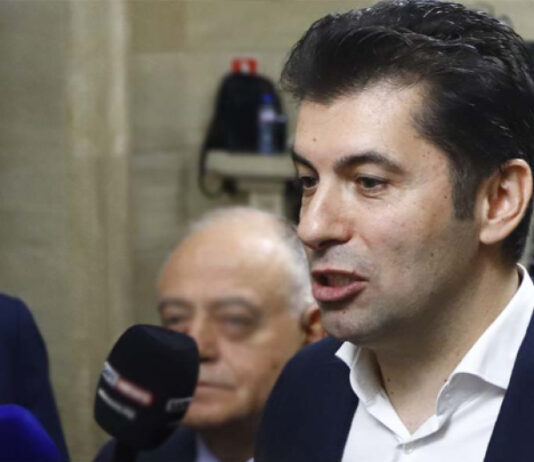 Кирил Петков за разцеплението в ДПС: Това е разграждане на модела „Пеевски“