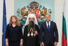 Румен Радев: Обществото ни разчита Българската православна църква да продължи да бъде стожер на моралните и духовни устои на българския народ