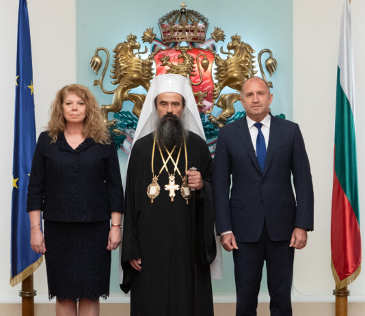 Румен Радев: Обществото ни разчита Българската православна църква да продължи да бъде стожер на моралните и духовни устои на българския народ