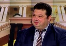 Радев може да чака решение на КС преди да връчи мандата, за да образува свое служебно правителство