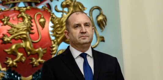 Радев за Пеевски: Радикална хирургия е нужна в политиката, а скалпелът е в избирателите