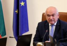 Главчев отговаря на въпроси на граждани и медии във Фейсбук